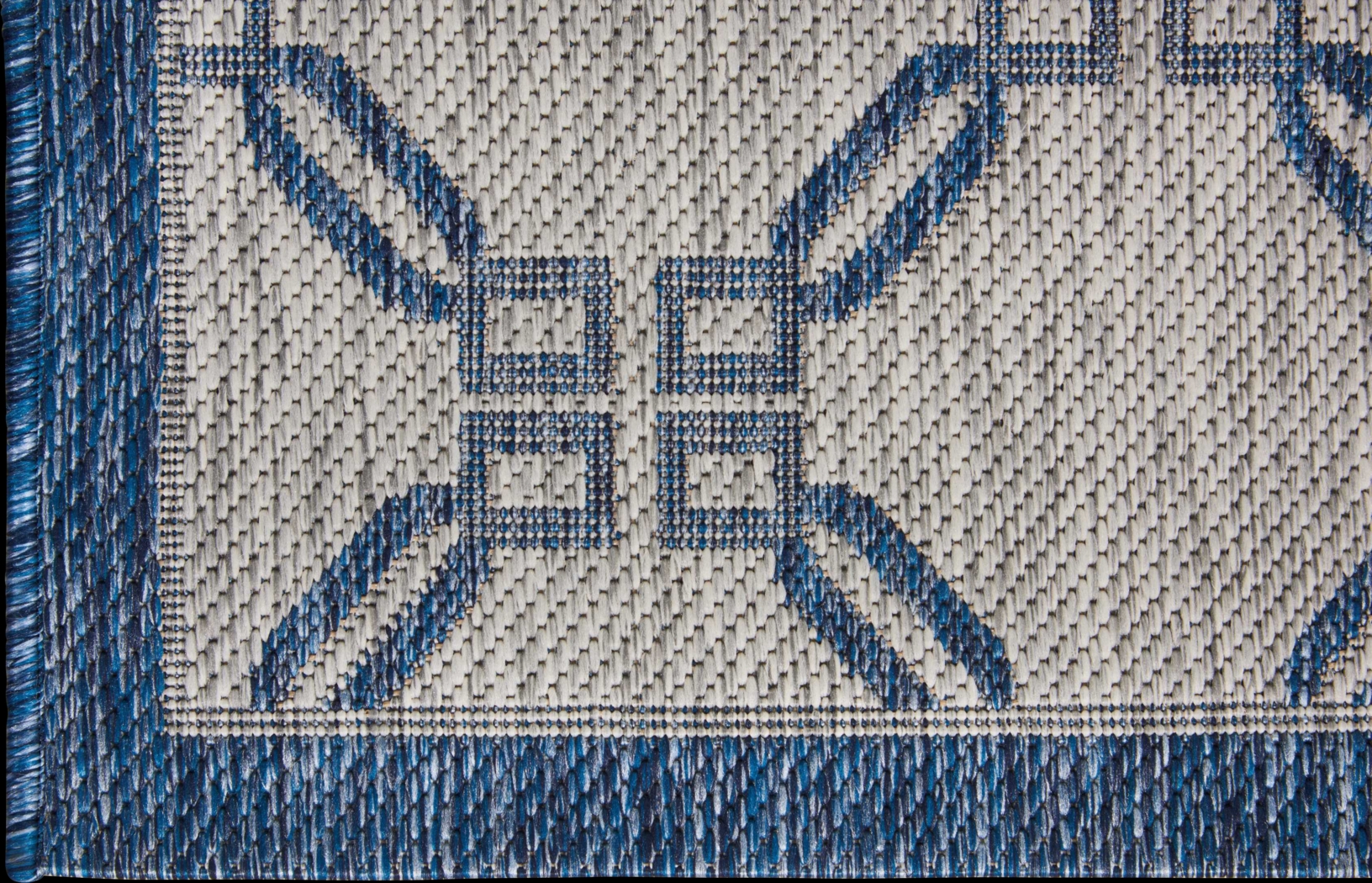 Selia Blue 5' x 7' Indoor/Outdoor Rug - Thumbnail - Image 3