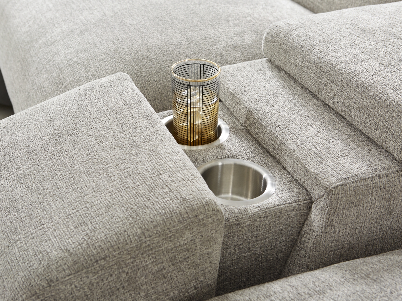 Seneca Falls Gray 9 Pc Dual Power Reclining Sectional Living Room - Thumbnail - Image 9