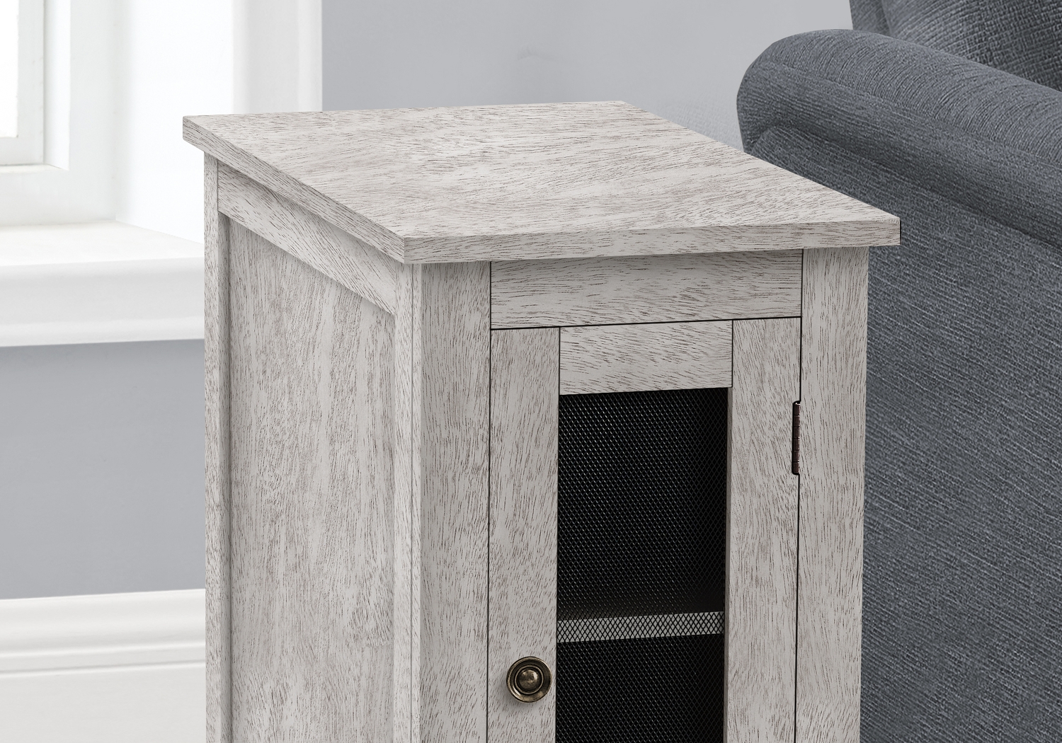 Serin Gray End Table - Thumbnail - Image 4