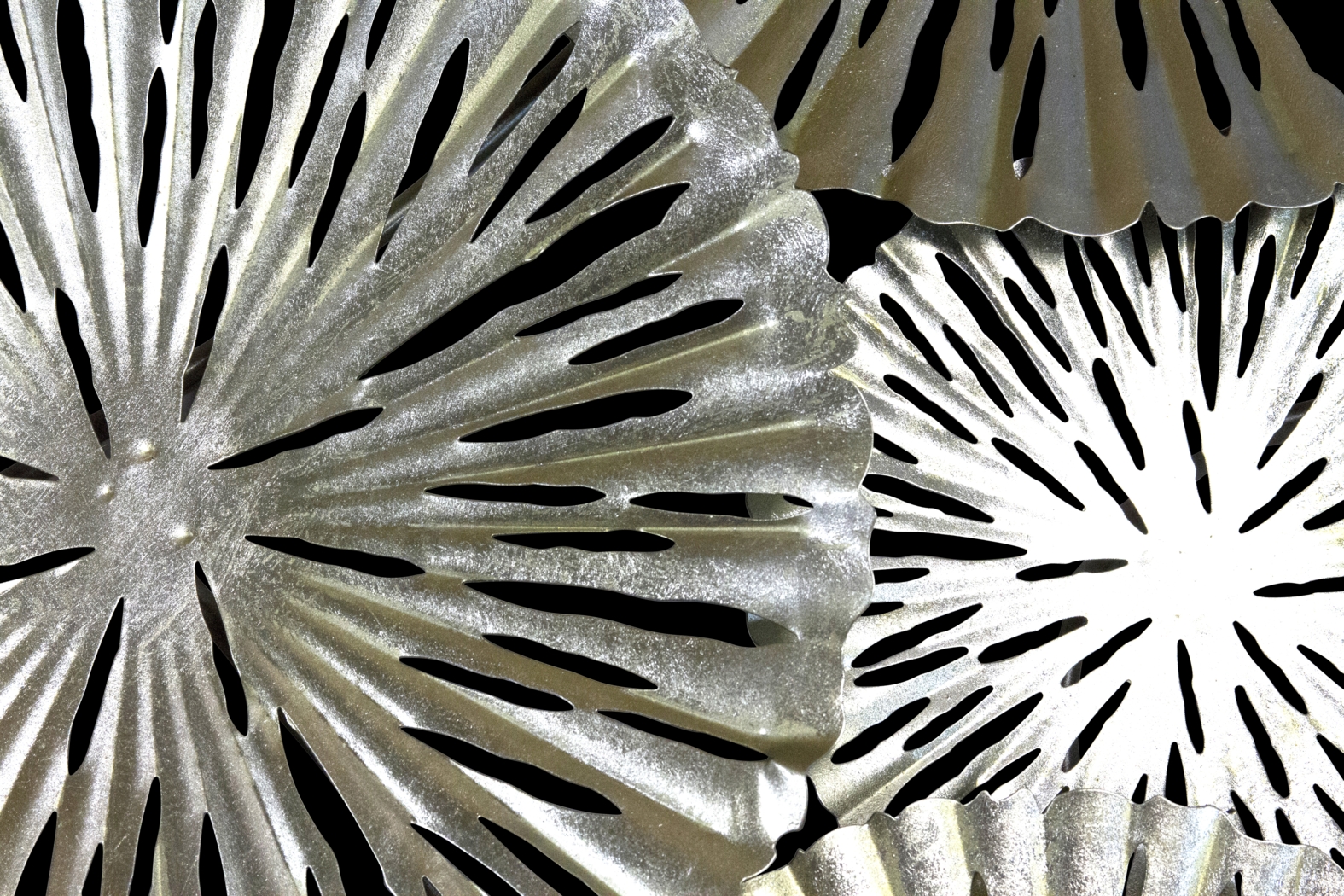 Sharel Silver Wall Decor - Thumbnail - Image 3