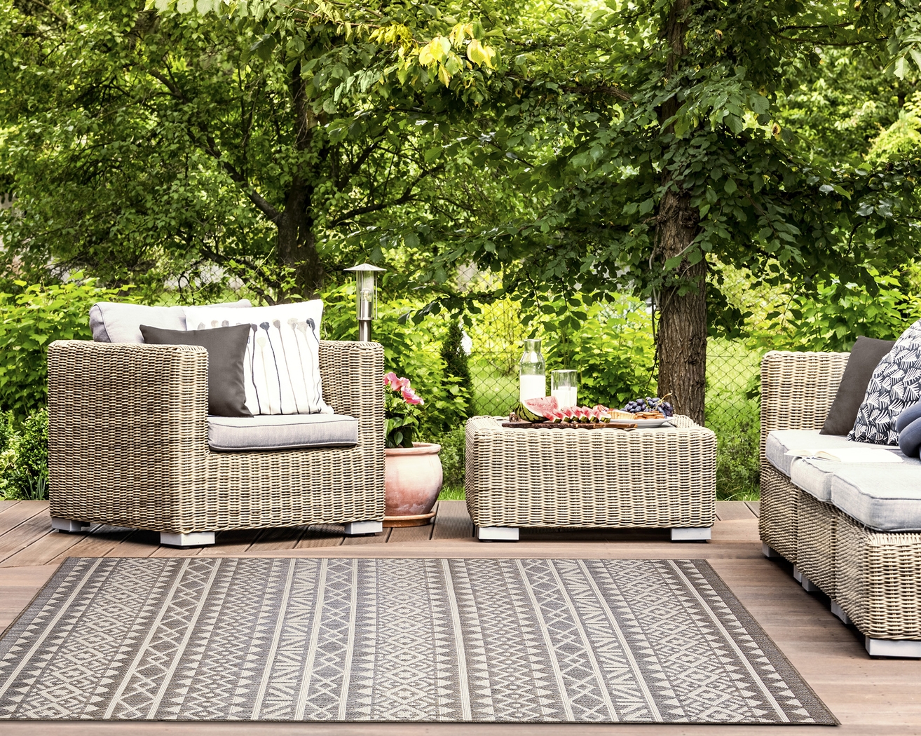 Sherrich Gray 7'10 x 9'10 Indoor/Outdoor Rug - Thumbnail - Image 4