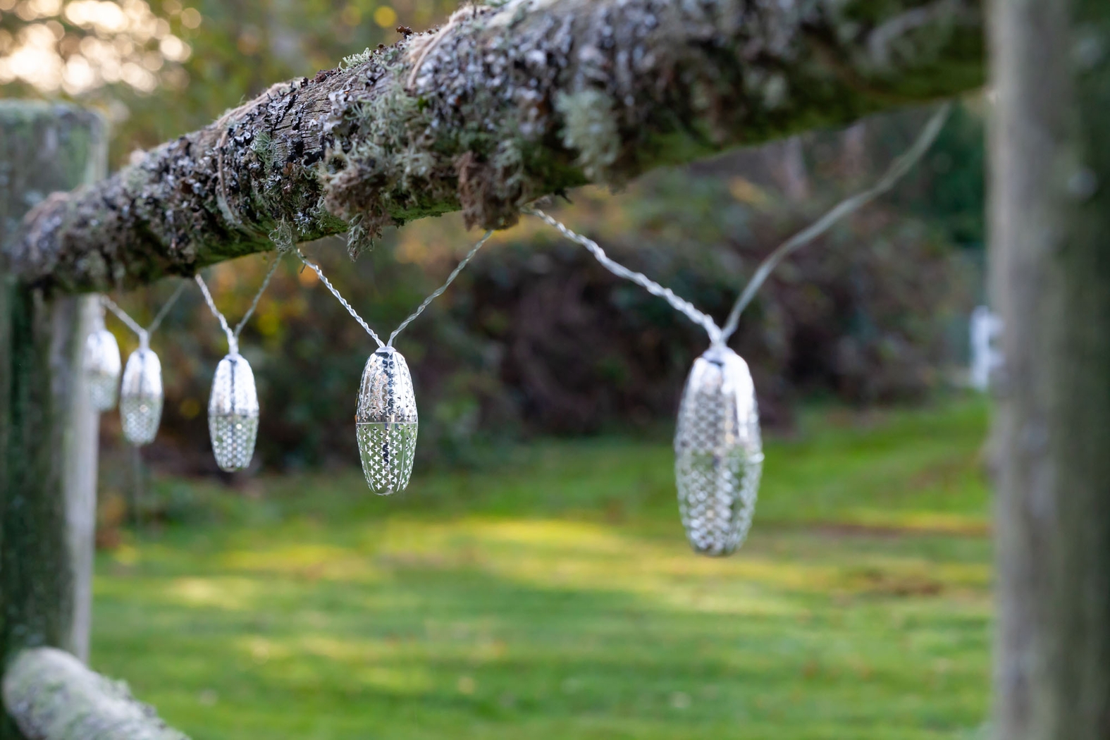 Shimmering Starscape Silver Outdoor Solar String Lights - Thumbnail - Image 4