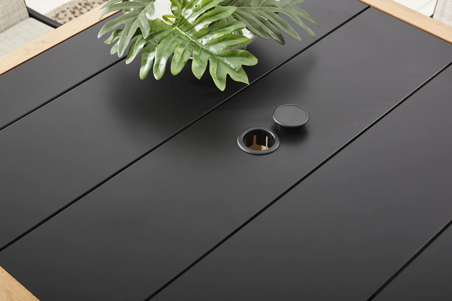 Shoreview Black 5 Pc Square Outdoor Dining Set - Thumbnail - Image 3