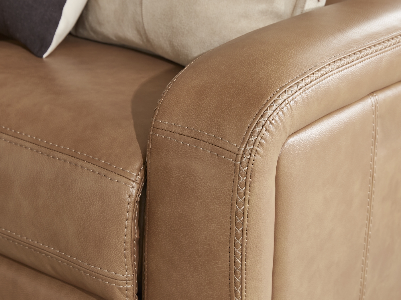Sierra Madre Saddle Leather Loveseat - Thumbnail - Image 2