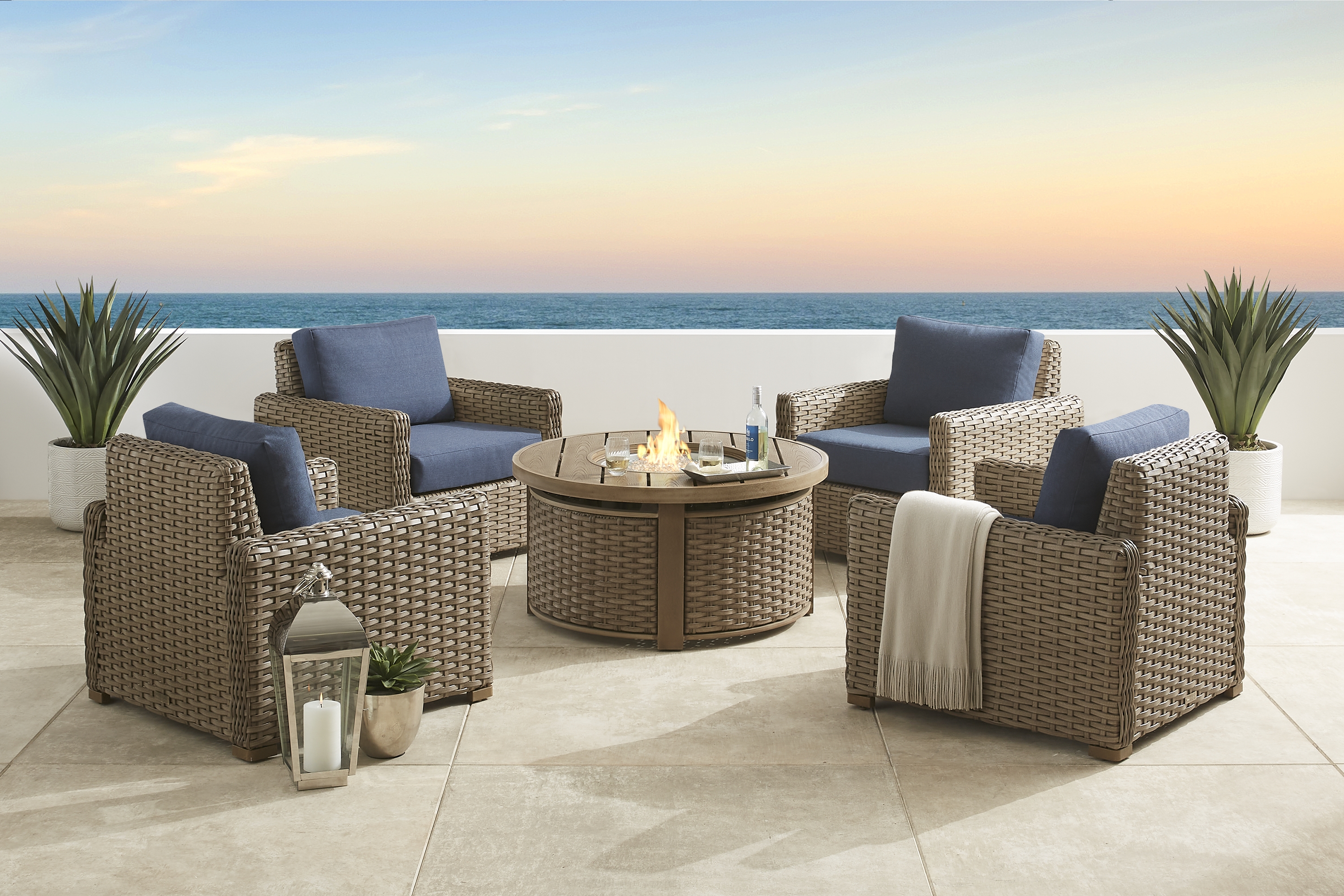 Siesta Key Driftwood Outdoor Chair with Indigo Cushions - Thumbnail - Image 2