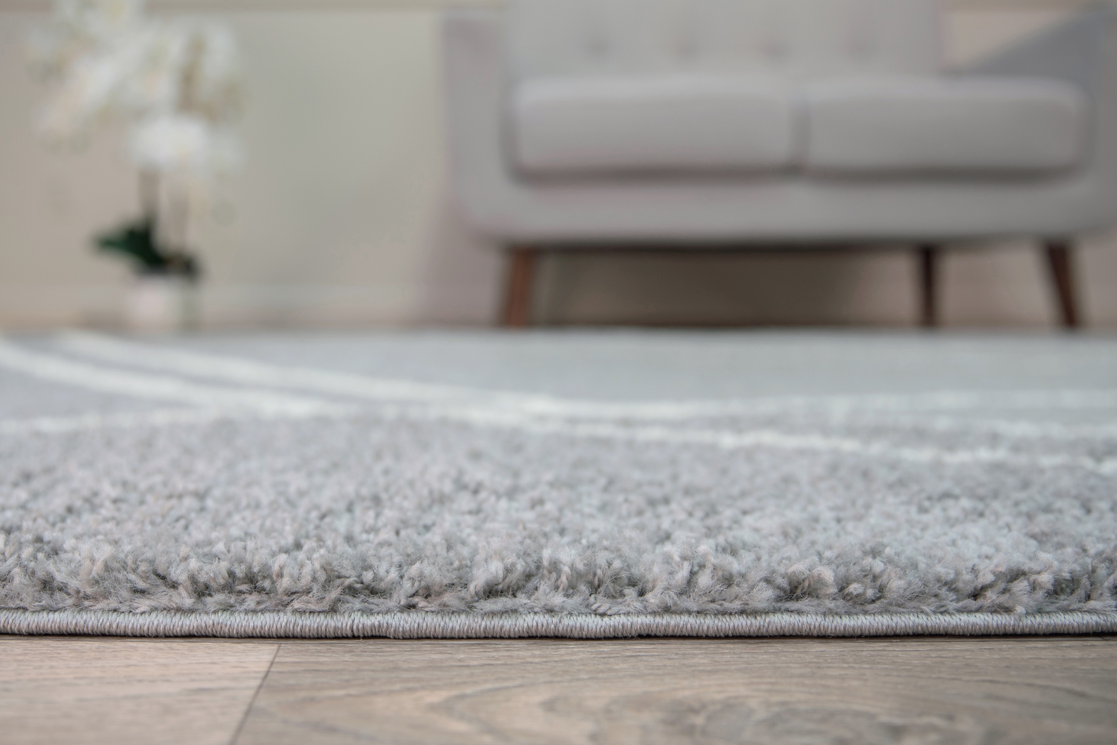 Sivia Gray 5'3 x 7'3 Rug - Thumbnail - Image 3