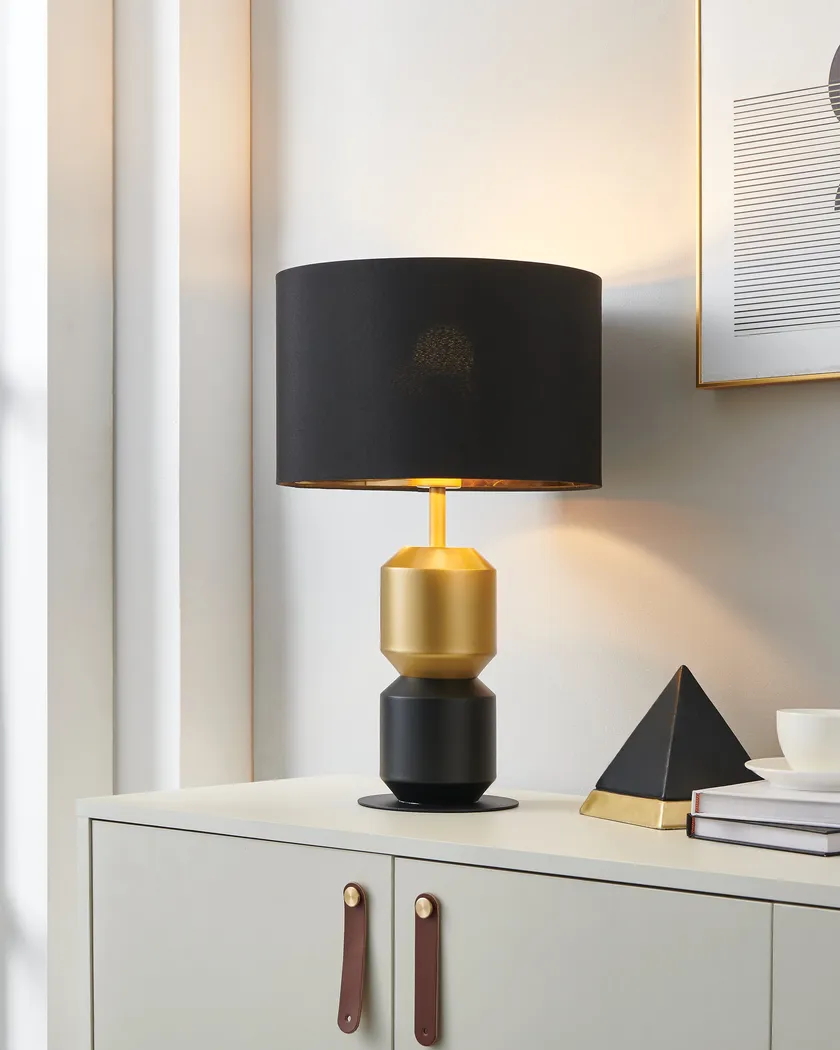 Sobieski Peak Black Lamp - Thumbnail - Image 3