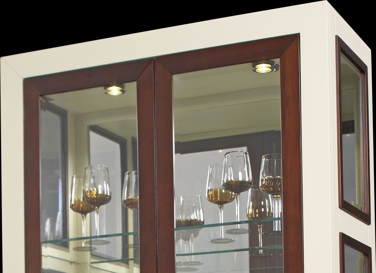 Savona Ivory Curio - Thumbnail - Image 3