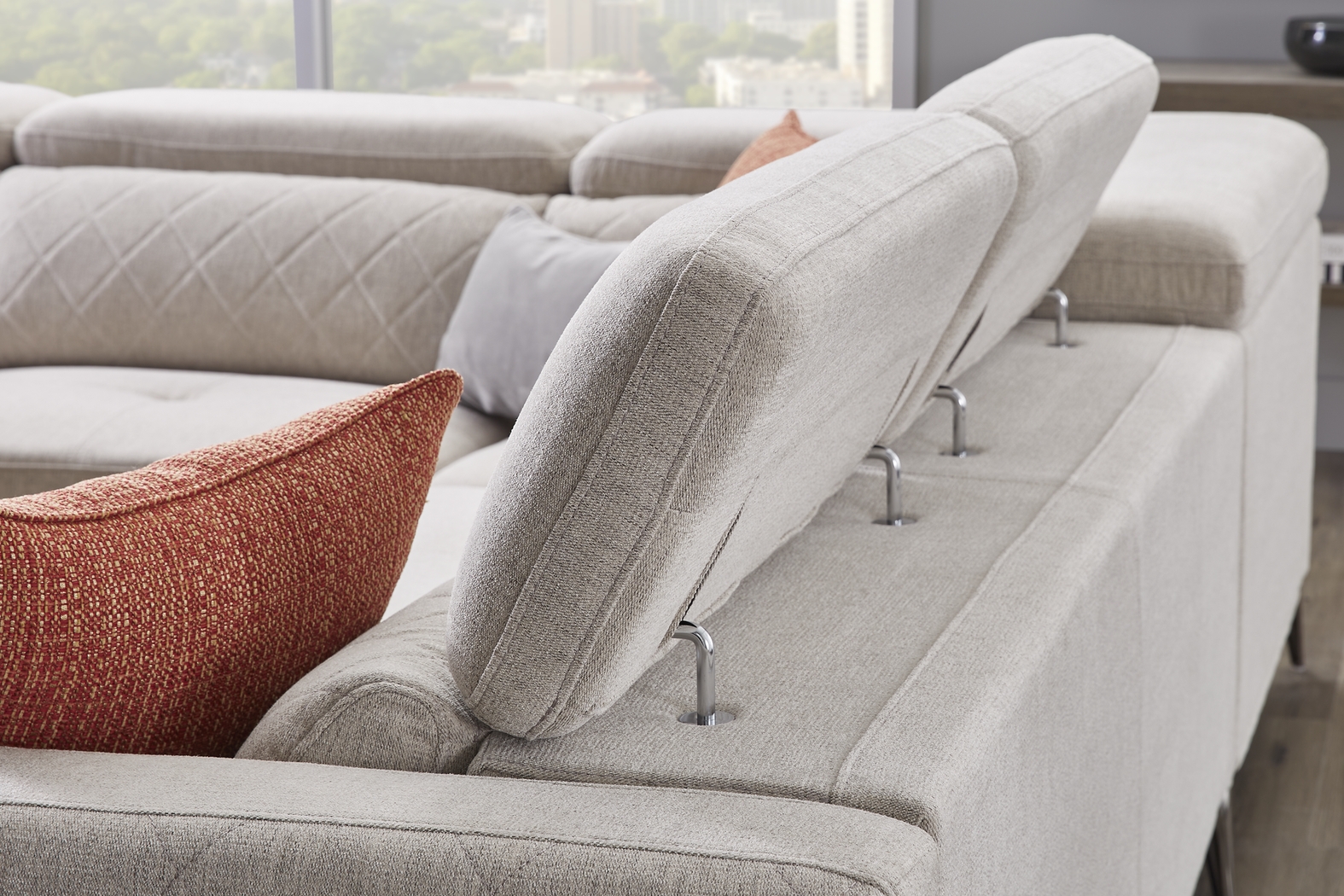 Via Sorrento Dove 7 Pc Sectional Living Room - Thumbnail - Image 8