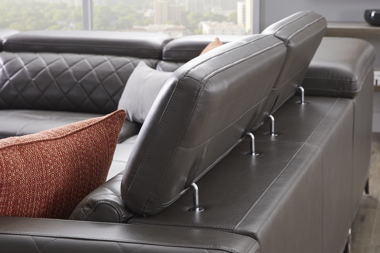 Via Sorrento Granite 7 Pc Sectional Living Room - Thumbnail - Image 8