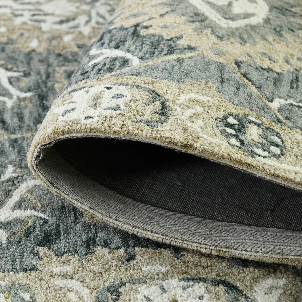 Soline Gray 5' x 8' Rug - Thumbnail - Image 4