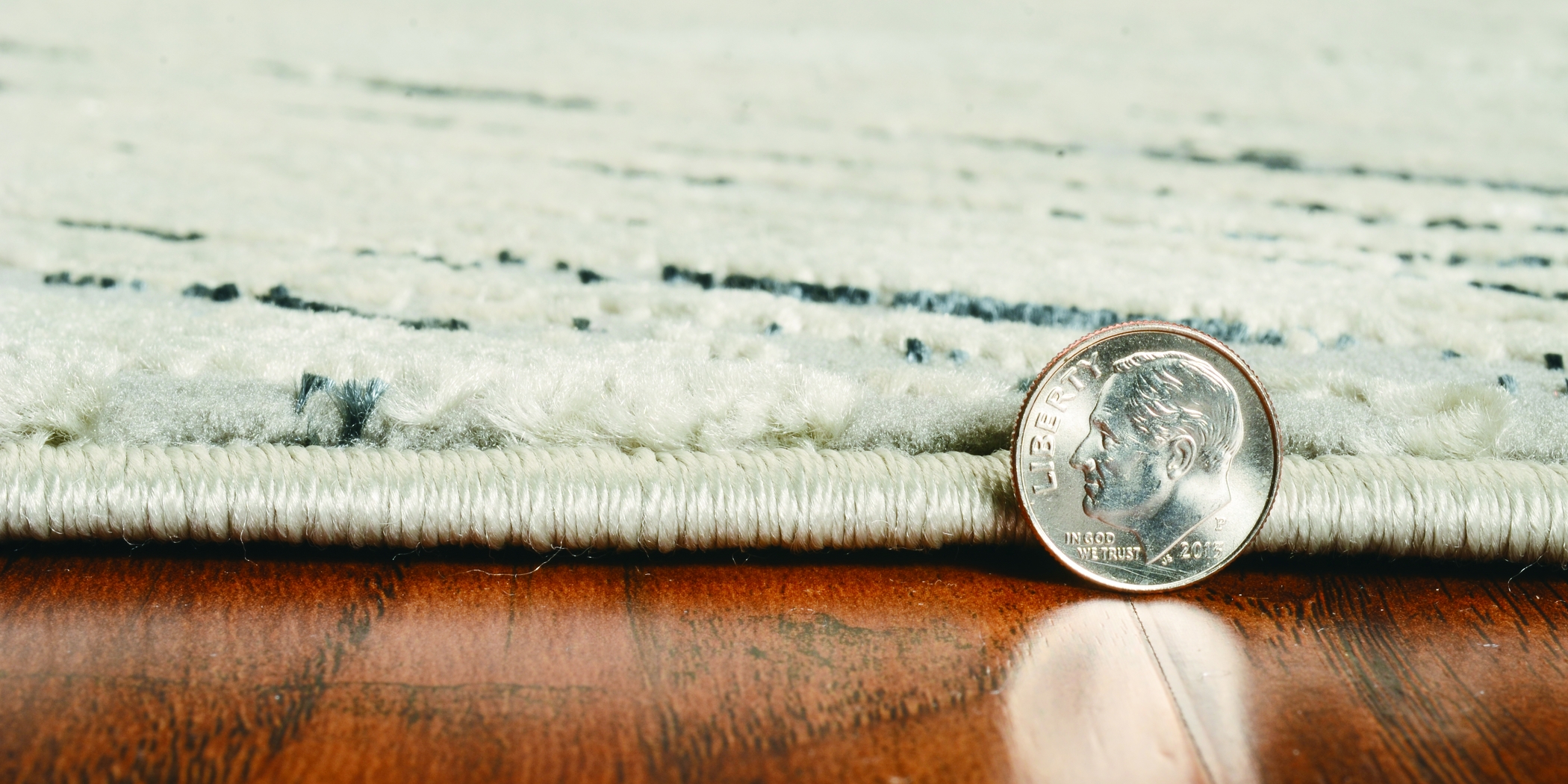 Somergeo Gray/Silver 5'3 x 7'7 Rug - Thumbnail - Image 4