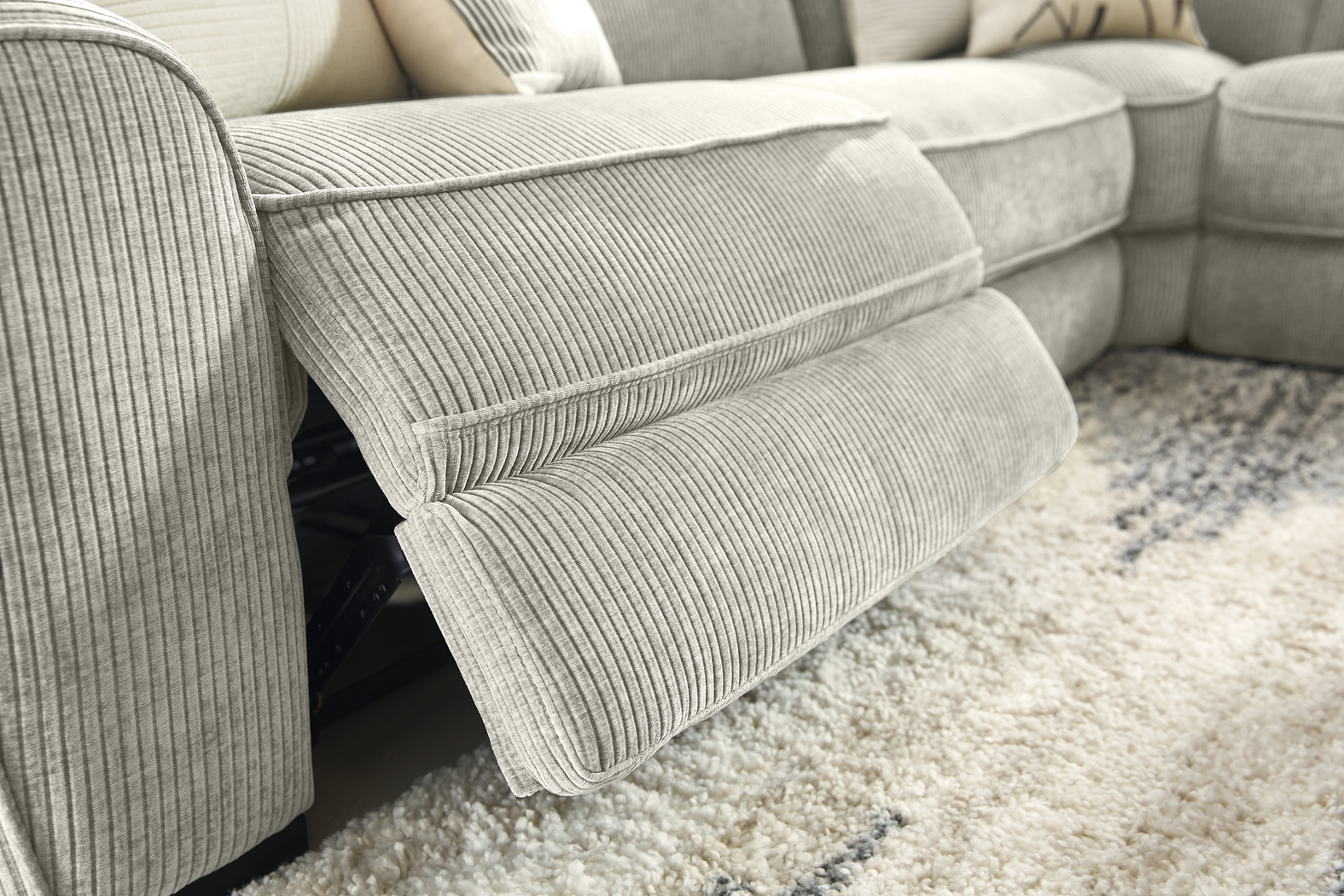 Somerset Gray 8 Pc Dual Power Reclining Sectional Living Room - Thumbnail - Image 7