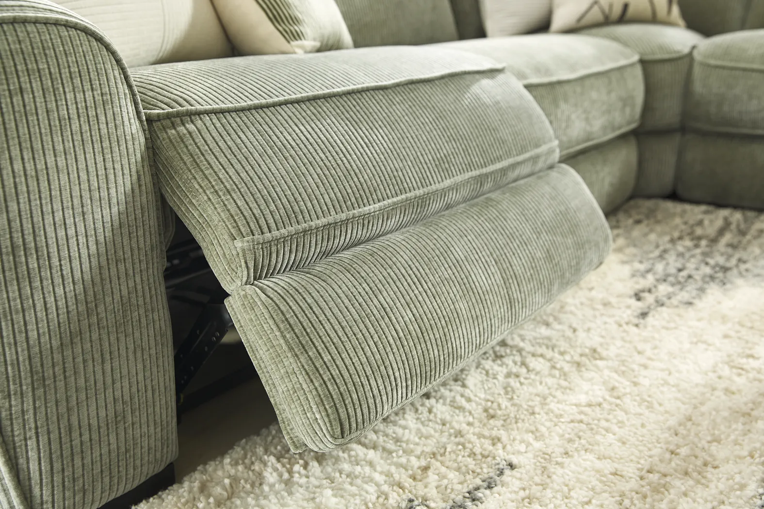 Somerset Green 9 Pc Dual Power Reclining Sectional Living Room - Thumbnail - Image 7