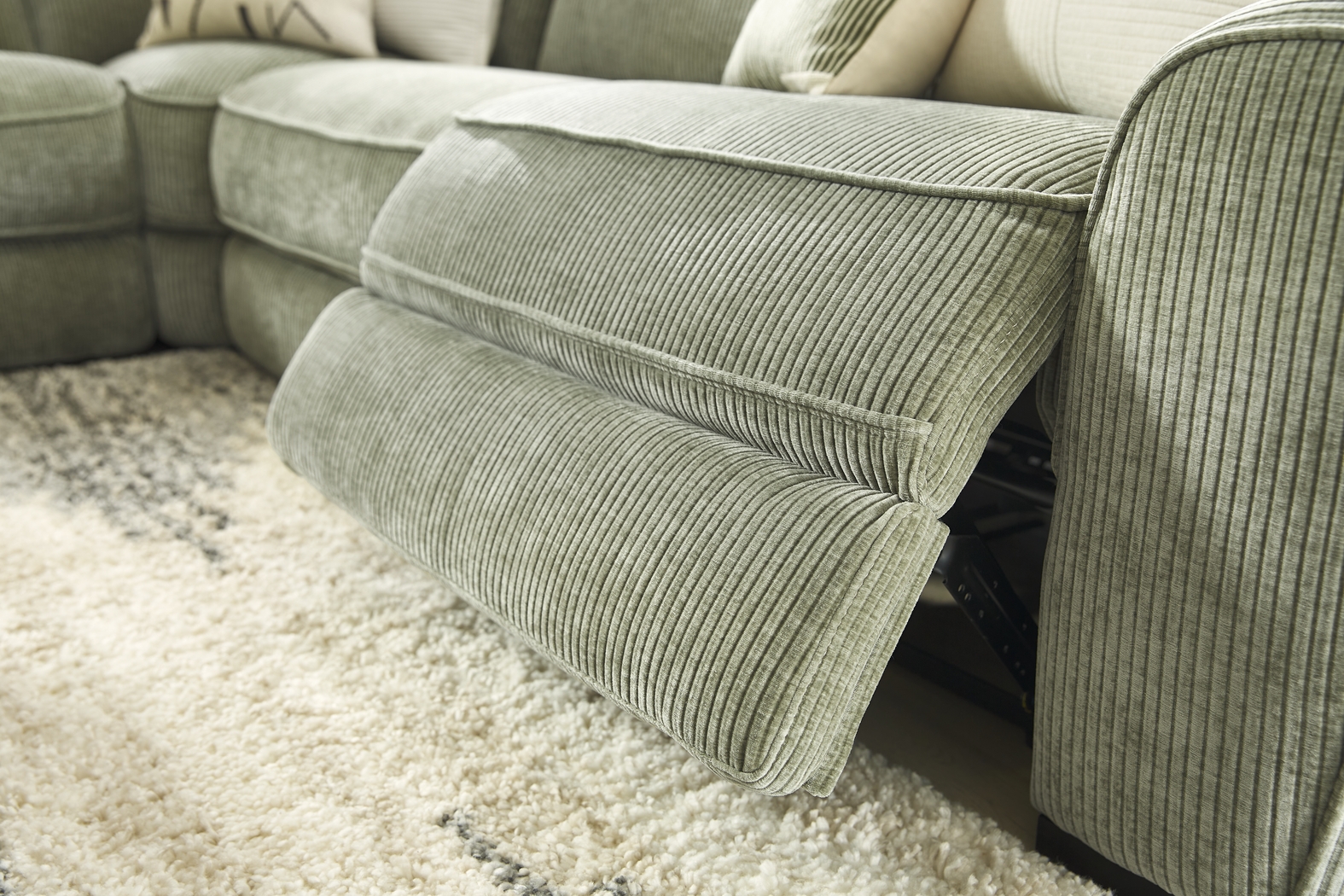 Somerset Green 9 Pc Dual Power Reclining Sectional Living Room - Thumbnail - Image 7