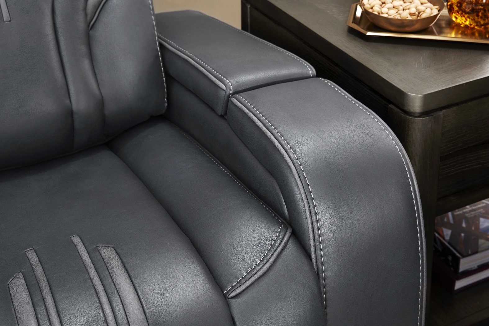 Southlake Navy 8 Pc Living Room with Triple Power Reclining Sofa - Thumbnail - Image 11