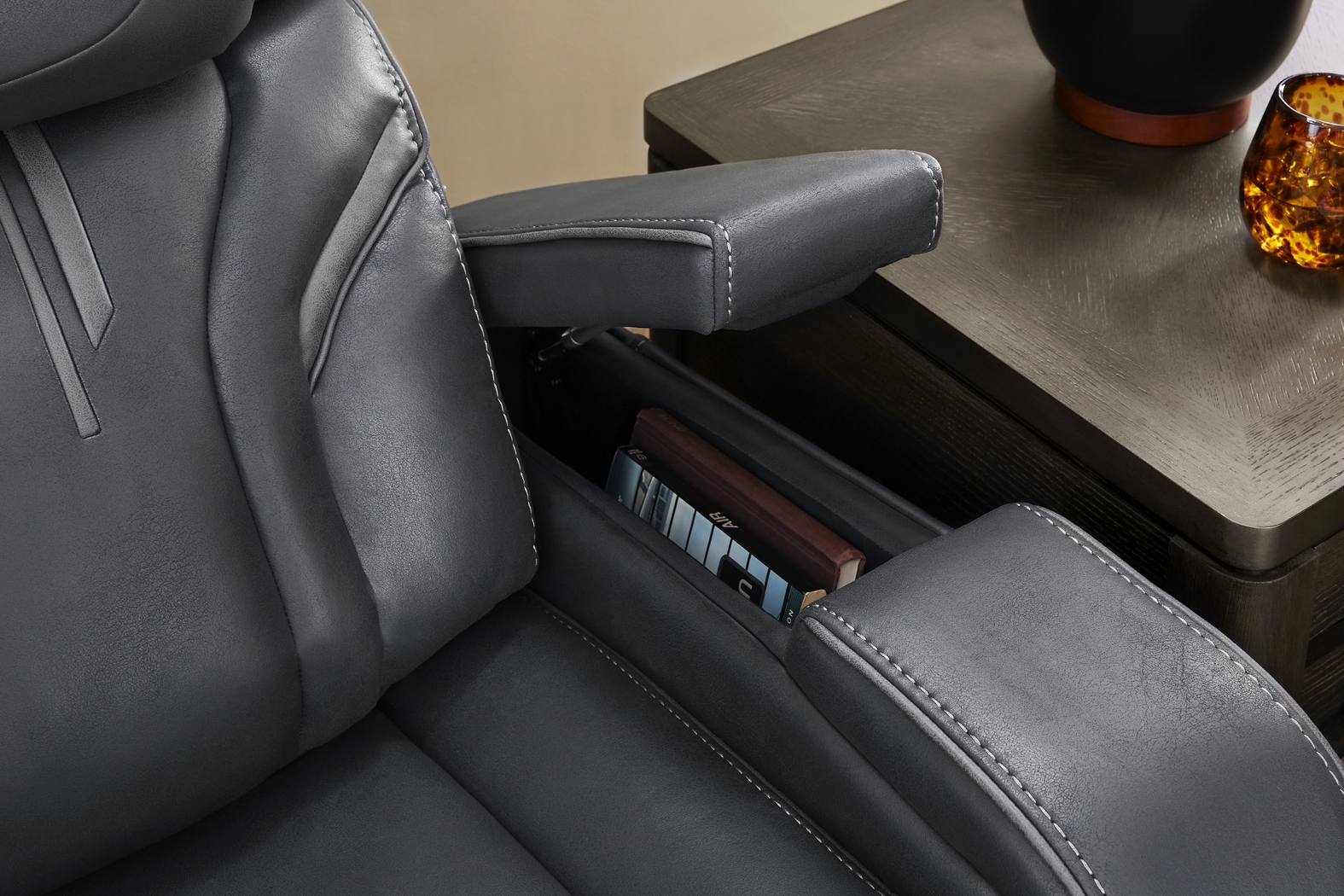 Southlake Navy 8 Pc Living Room with Triple Power Reclining Sofa - Thumbnail - Image 12