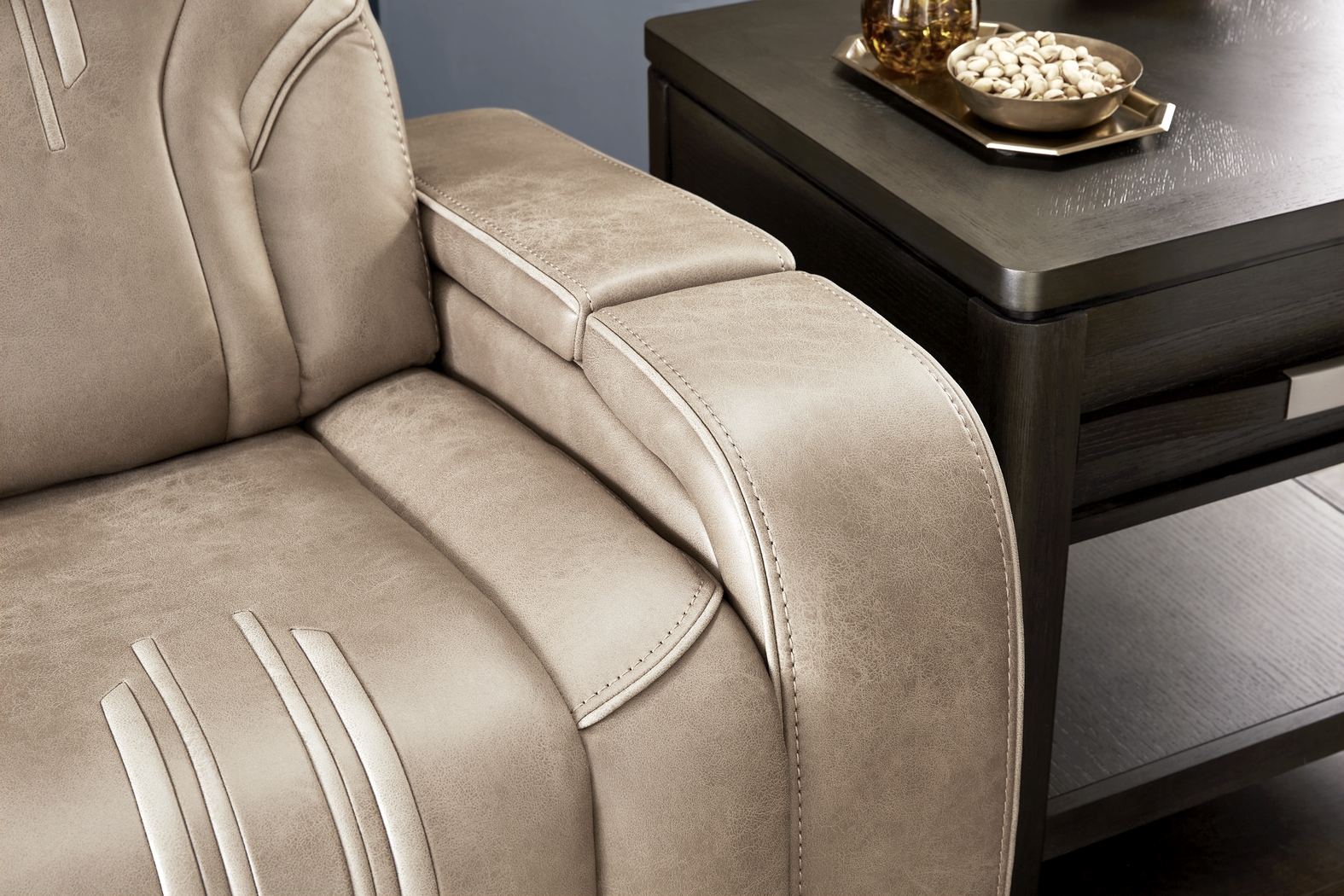 Southlake Sand 6 Pc Living Room with Triple Power Reclining Sofa - Thumbnail - Image 11