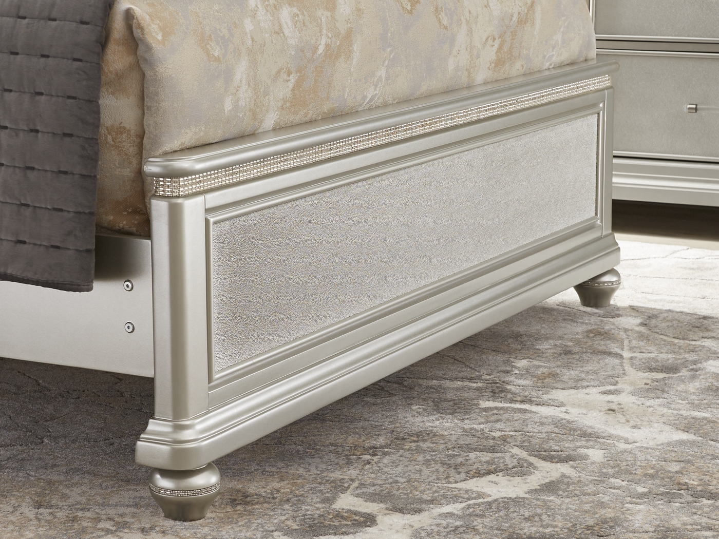 Starlet Lane Silver 5 Pc Queen Bedroom - Thumbnail - Image 4