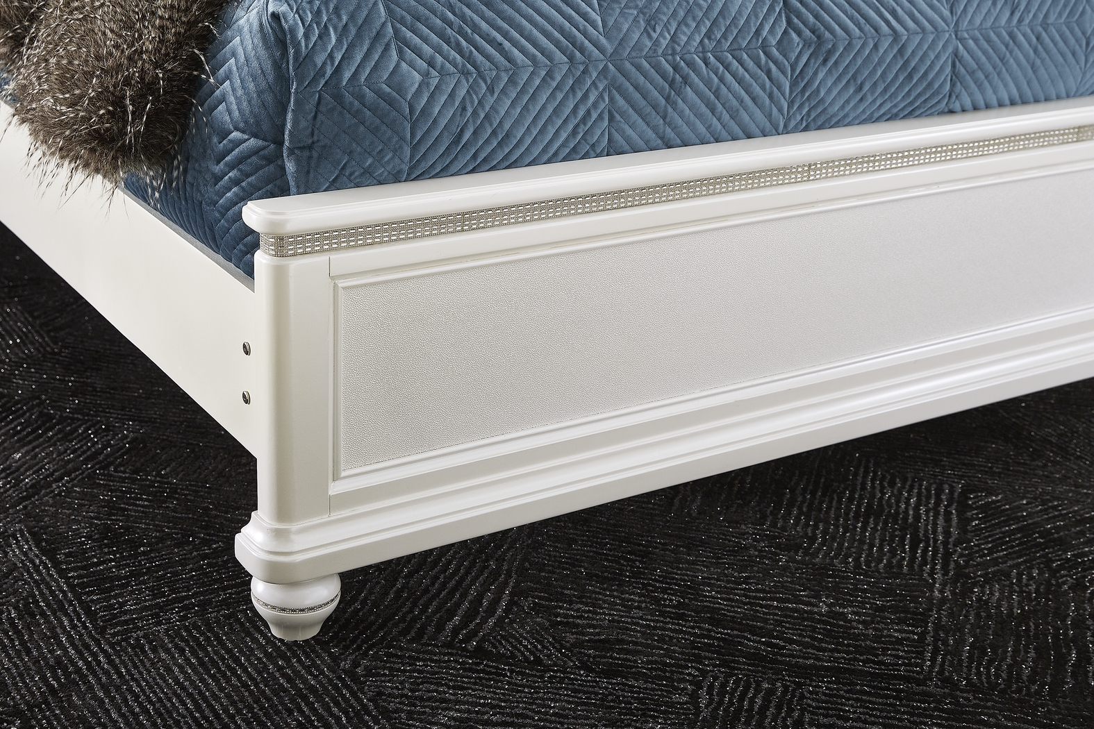 Starlet Lane White 5 Pc King Bedroom - Thumbnail - Image 5