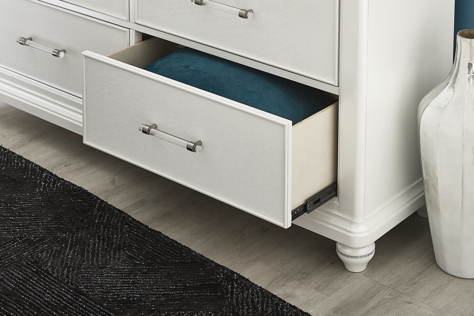 Starlet Lane White 5 Pc King Bedroom - Thumbnail - Image 8