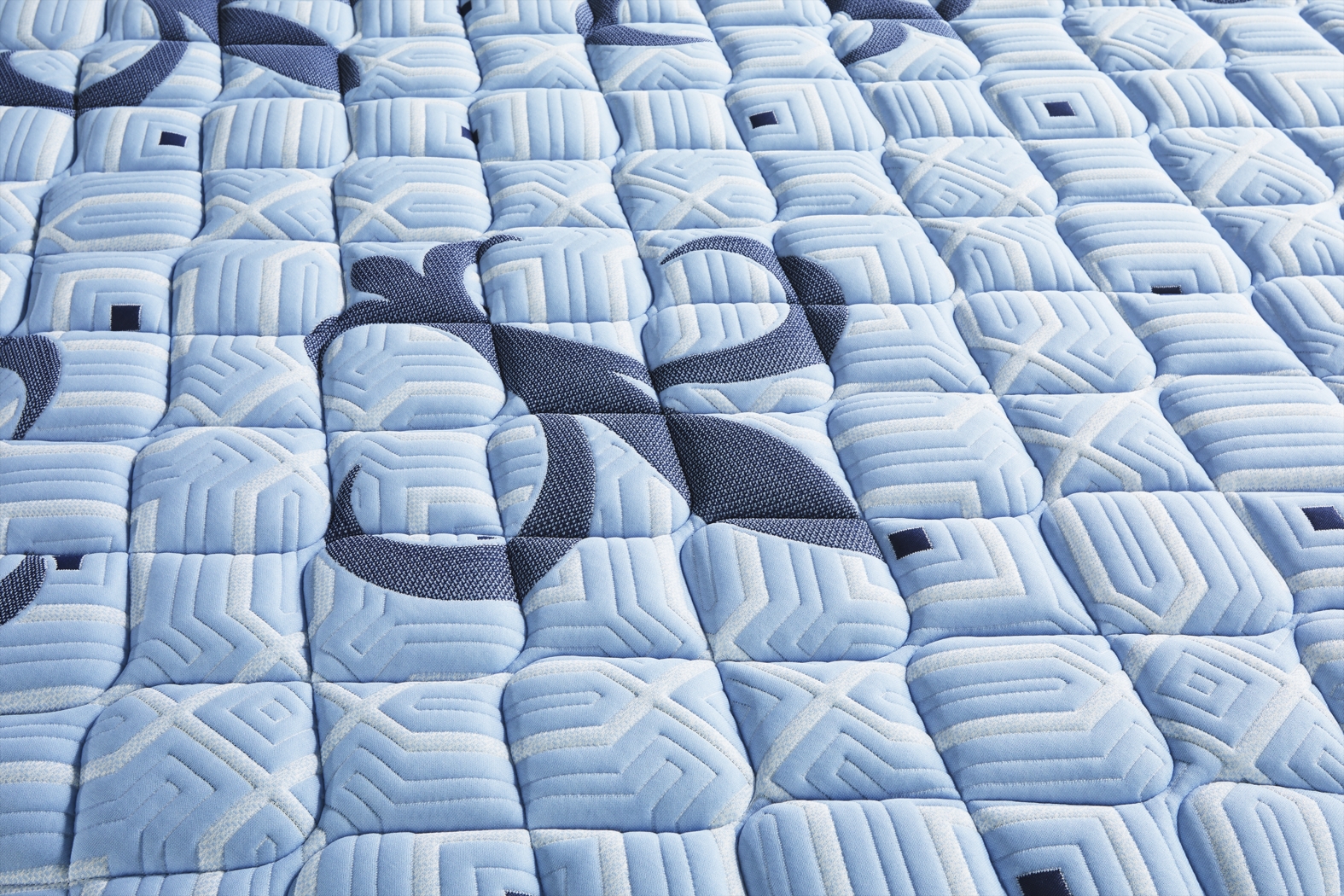 Stearns and Foster Estate Soft Tight Top California King Mattress - Thumbnail - Image 3