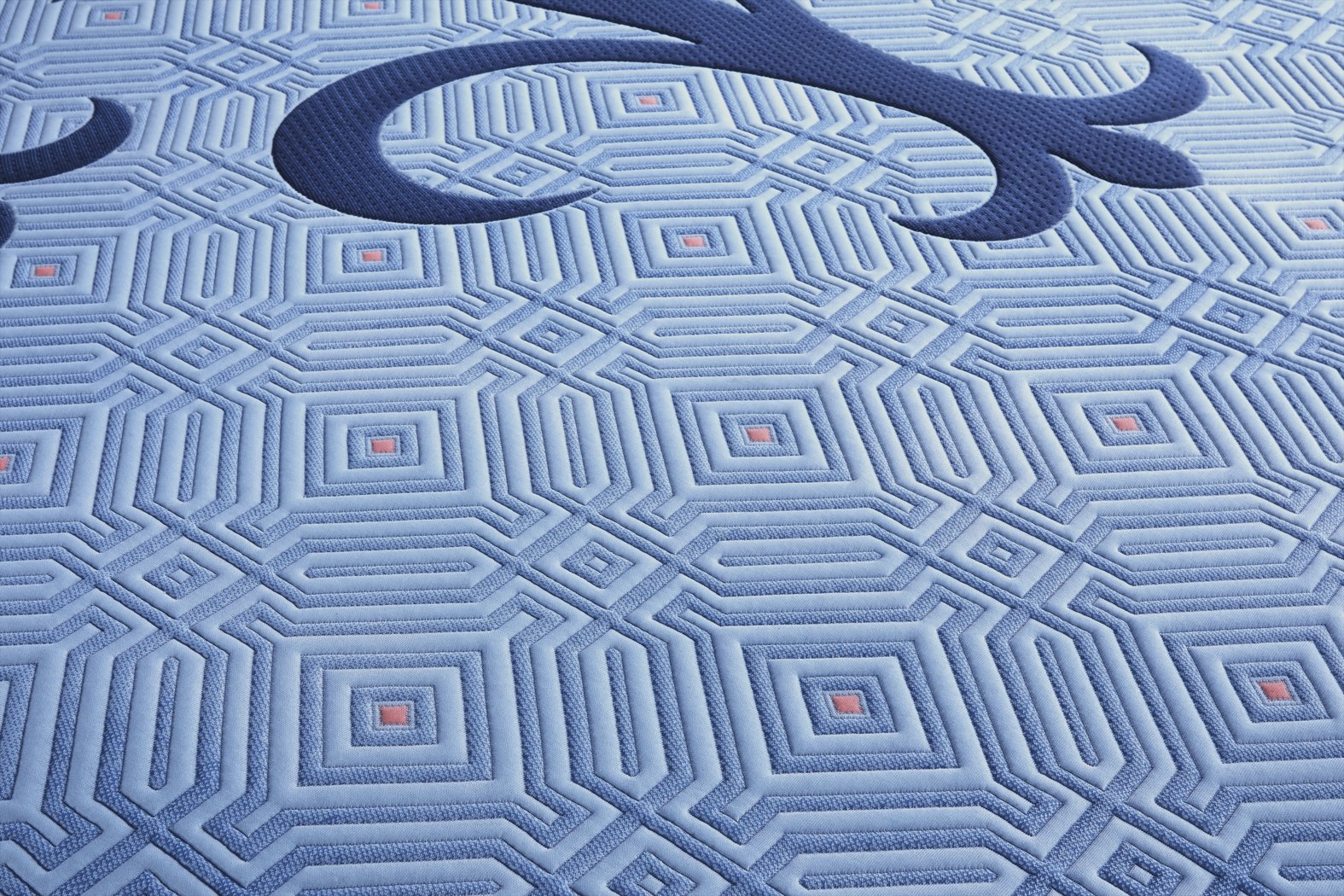 Stearns and Foster Lux Hybrid Firm California King Mattress - Thumbnail - Image 3