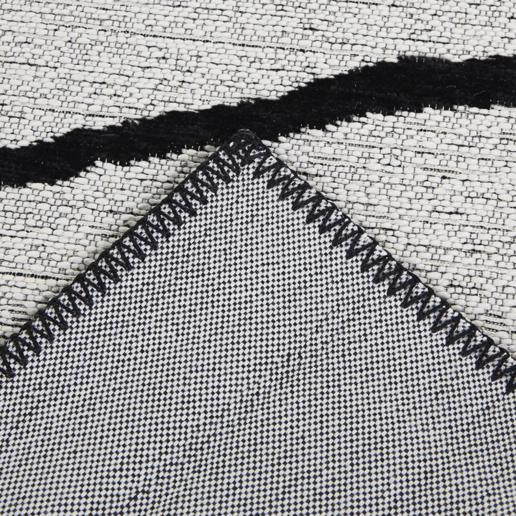 Steledon White 5'3 x 7' Area Rug - Thumbnail - Image 5