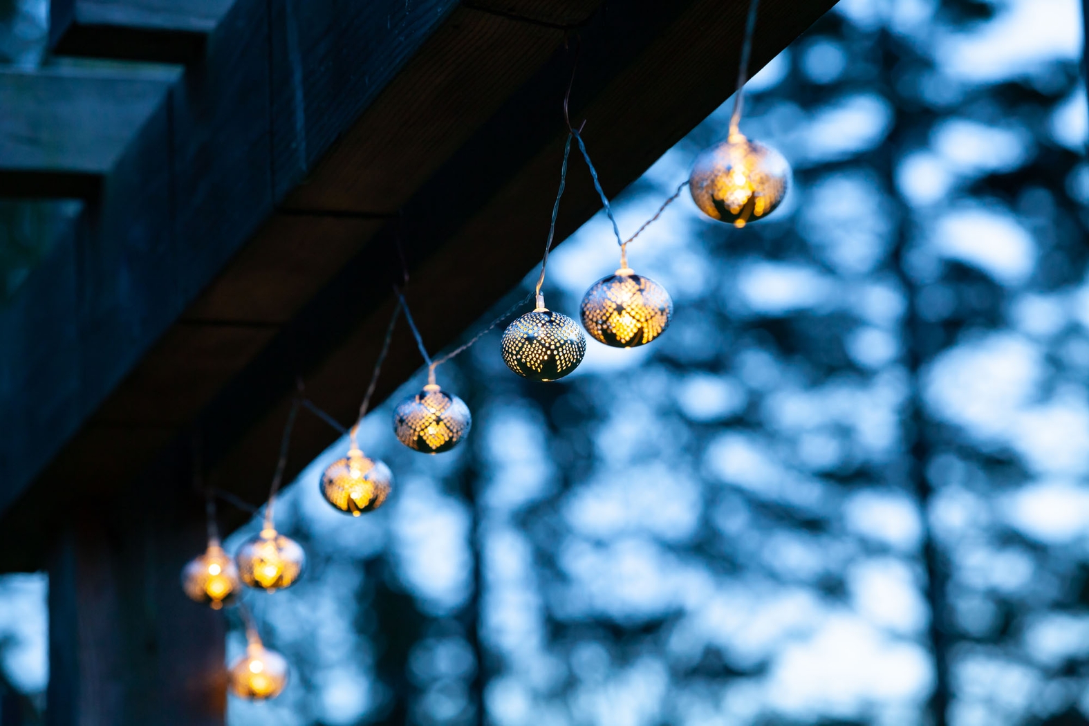 Sterling Drops Silver Outdoor Solar String Lights - Thumbnail - Image 7