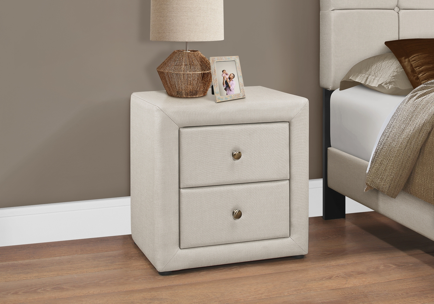Stomner Beige Nightstand - Thumbnail - Image 3