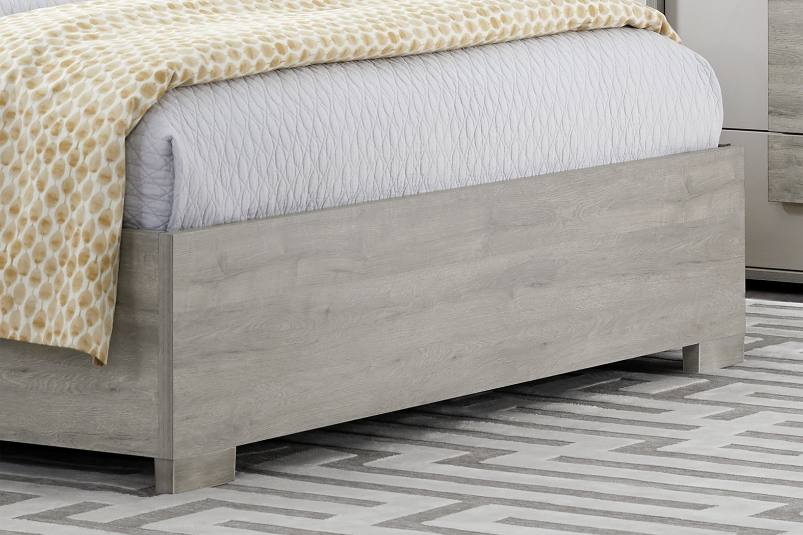 Studio Place Silver 7 Pc Queen Panel Bedroom - Thumbnail - Image 4