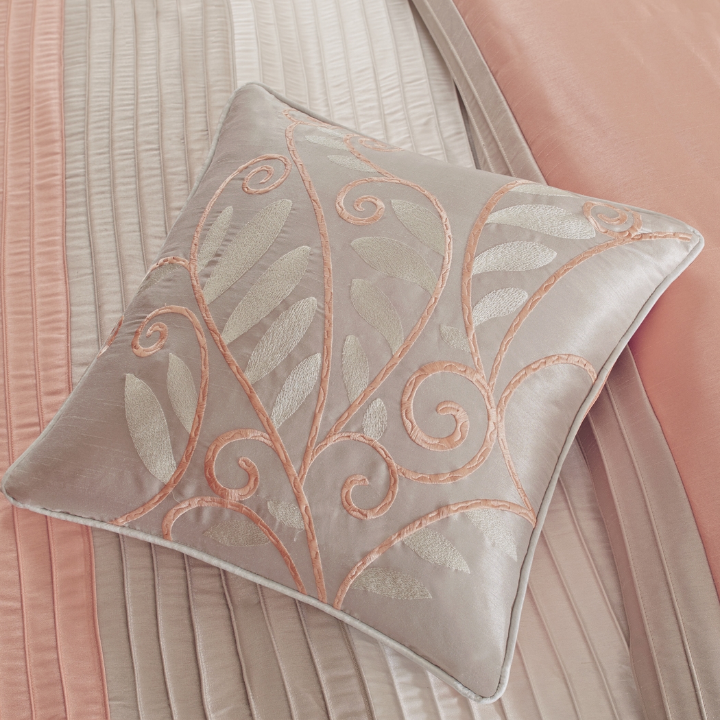 Sunayra Coral 7 Pc Queen Comforter Set - Thumbnail - Image 4