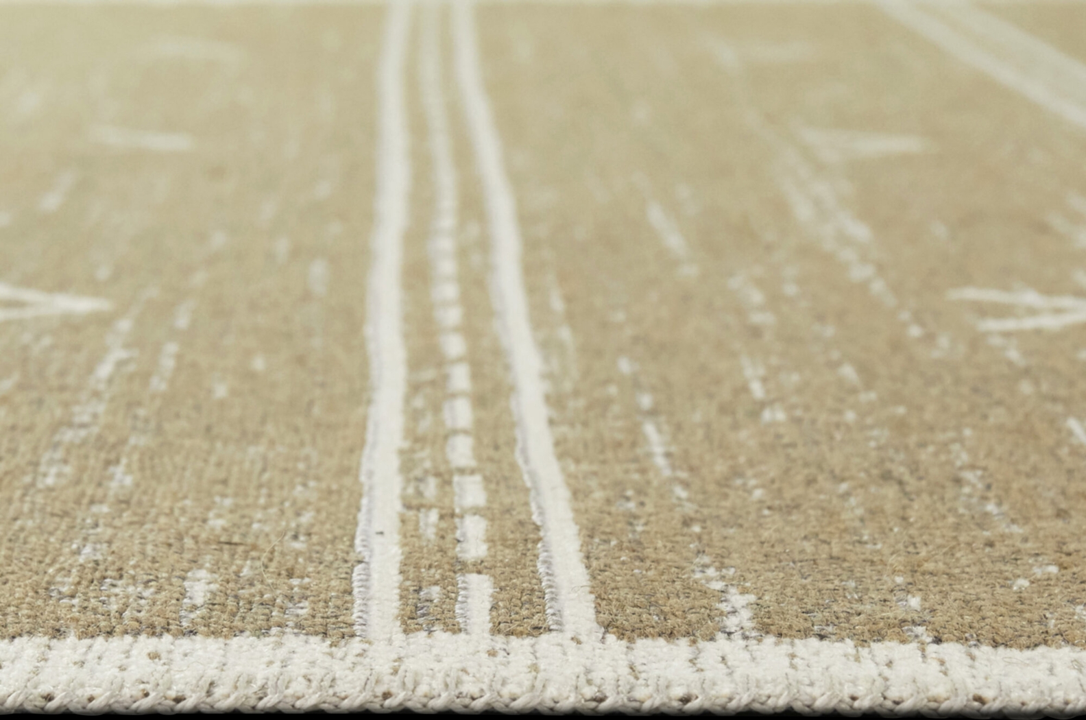 Sunnis Tan 7'10 x 10' Rug - Thumbnail - Image 5