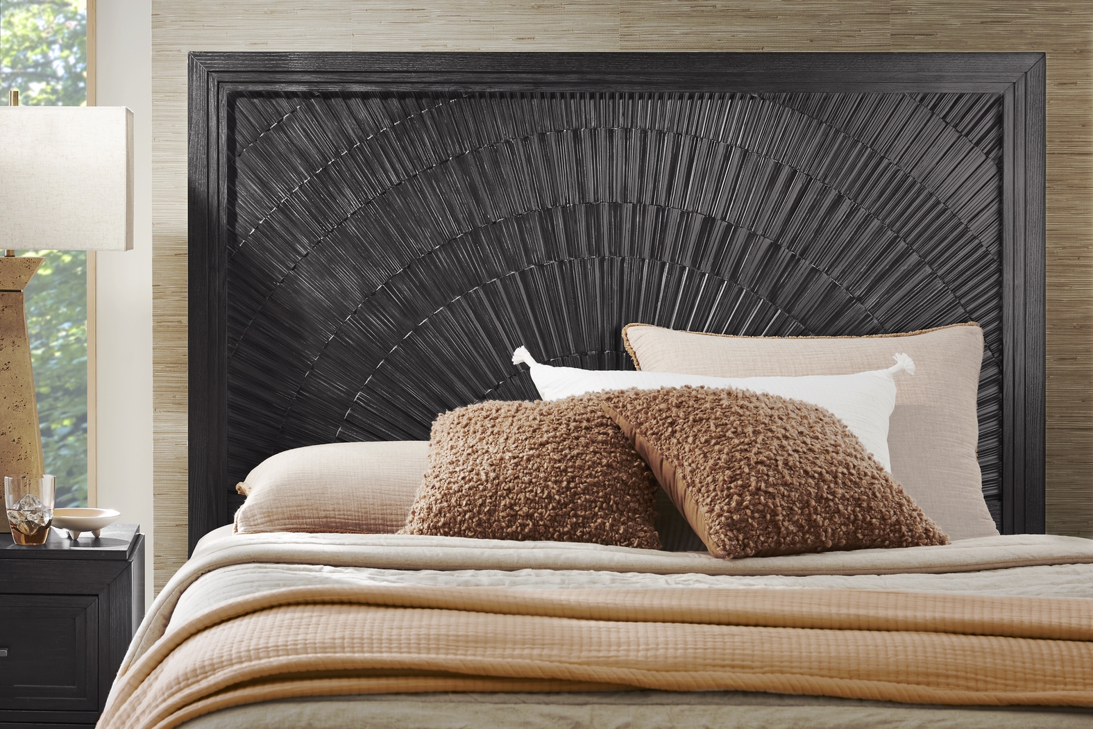 Sunside Way Black 7 Pc Queen Panel Bedroom - Thumbnail - Image 4