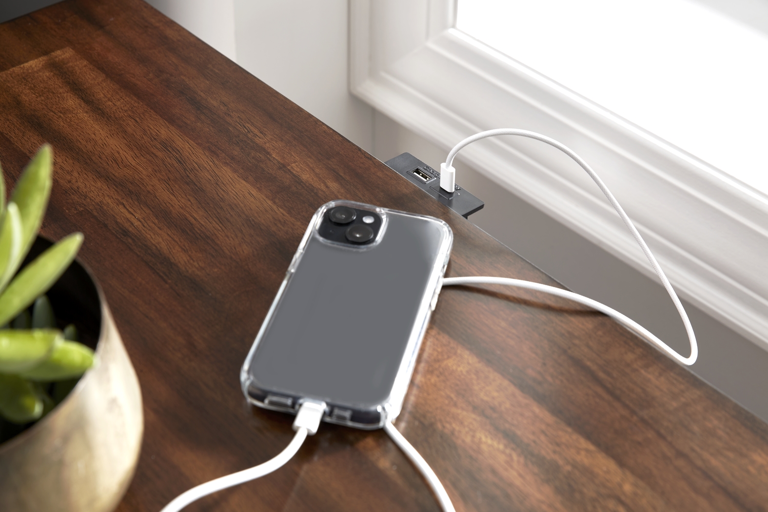 Surrey Ellis Caramel 5 Pc King Upholstered Bedroom - Thumbnail - Image 11