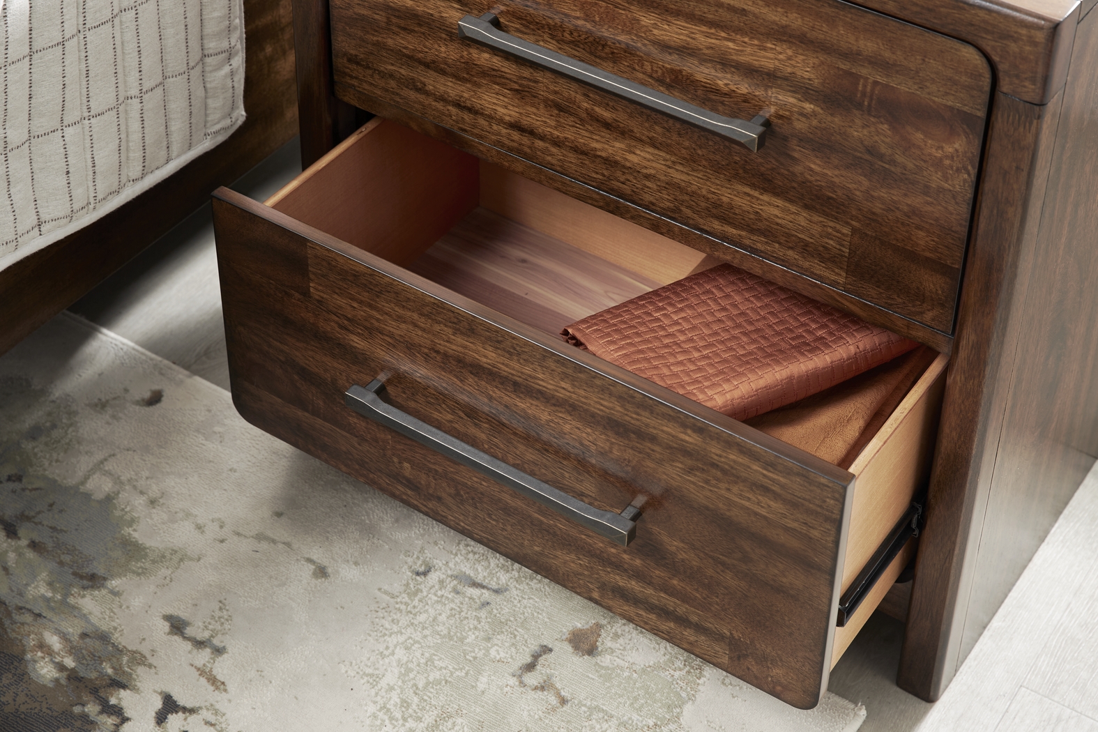 Surrey Ellis Caramel 5 Pc King Upholstered Bedroom - Thumbnail - Image 12