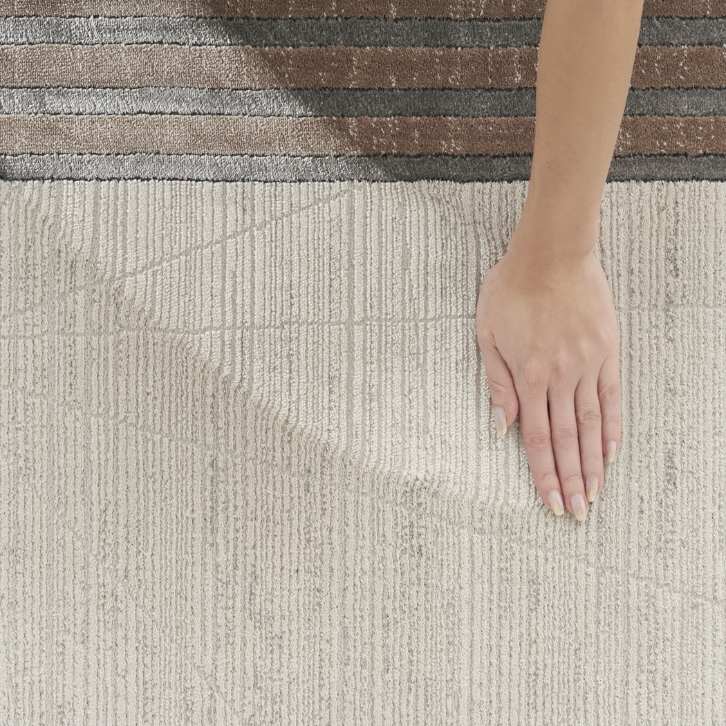 Susson Ivory/Silver 5'3 x 7'3 Rug - Thumbnail - Image 7