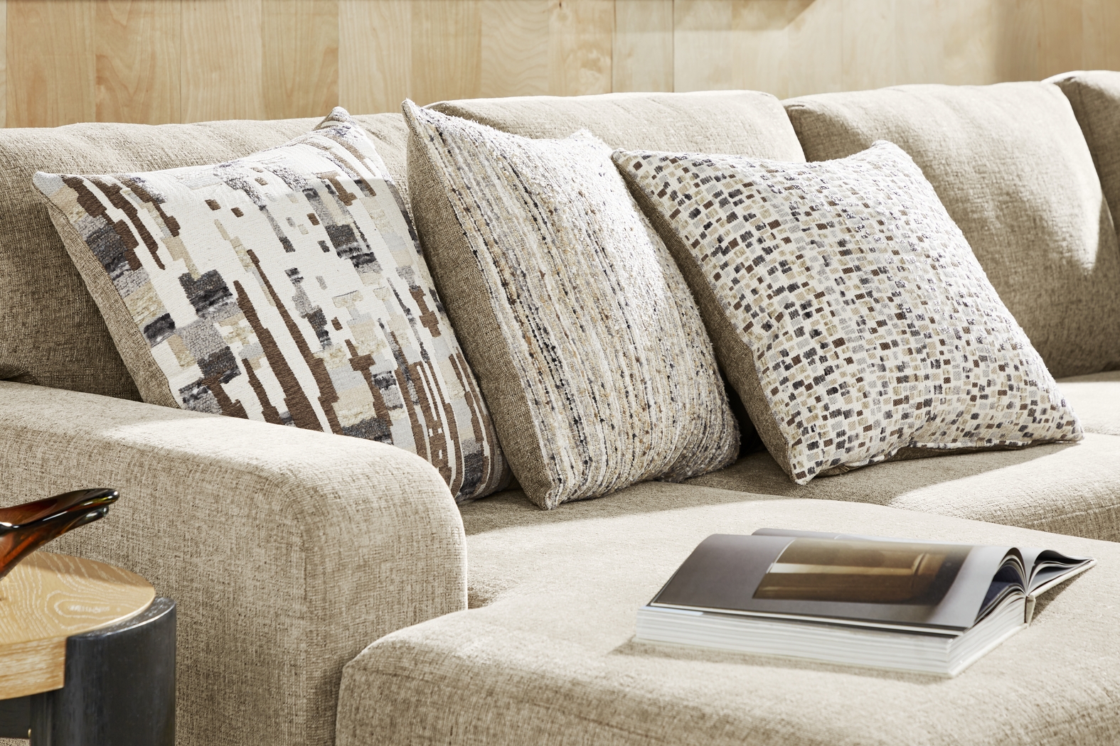 Sutterfield Beige 2 Pc Sectional - Thumbnail - Image 4