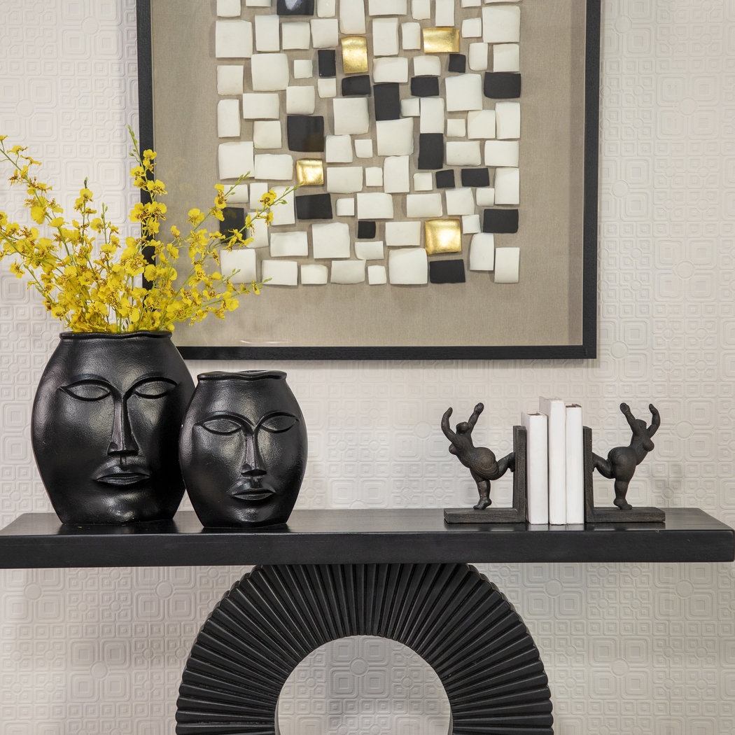 Sylewood Black Vase - Thumbnail - Image 2