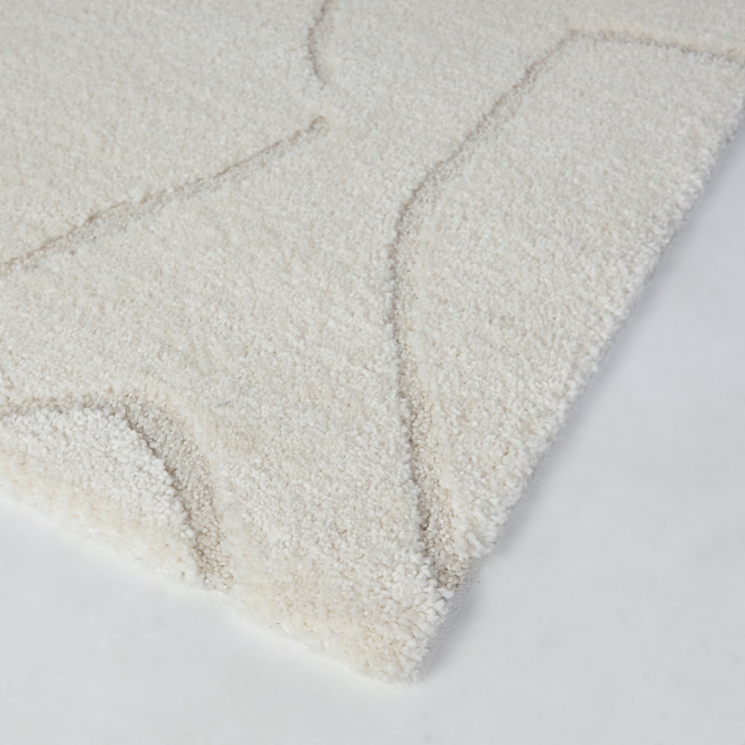 Tanya Beige 5'6 x 6'11 Rug - Thumbnail - Image 3