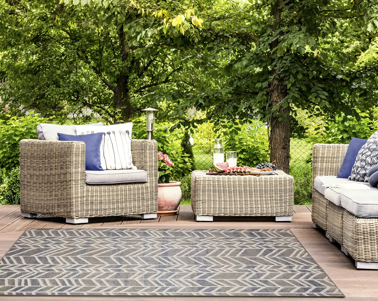 Taunney Multi 6'6 x 9'4 Indoor/Outdoor Rug - Thumbnail - Image 4