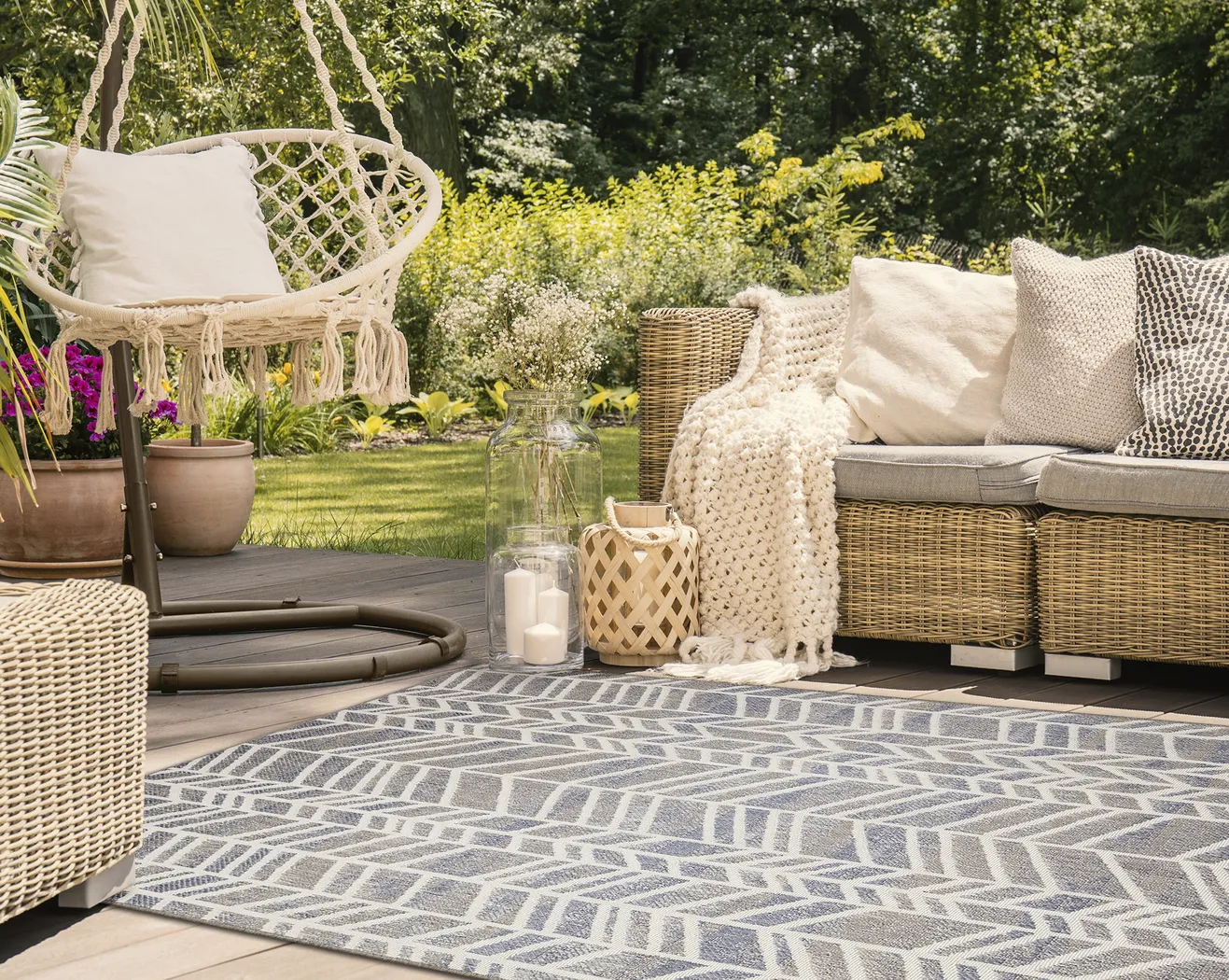 Taunney Multi 6'6 x 9'4 Indoor/Outdoor Rug - Thumbnail - Image 5