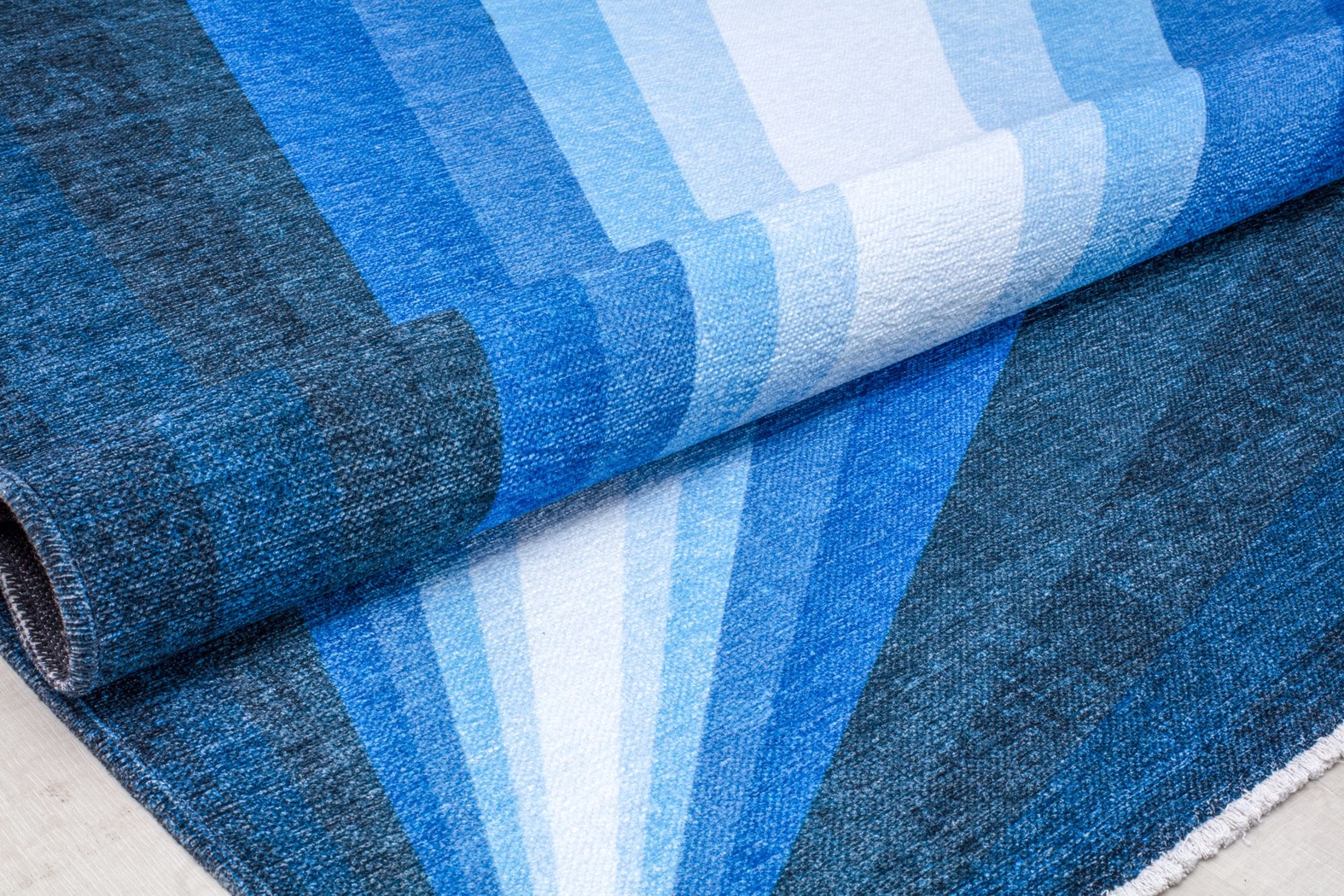 Taveshi Blue 7'10 x 10' Rug - Thumbnail - Image 5