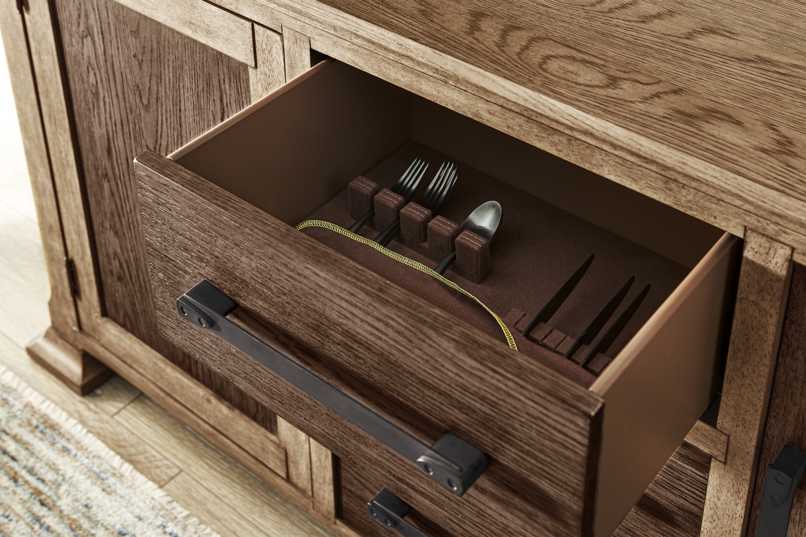 Telluride Brown 8 Pc Dining Room - Thumbnail - Image 9