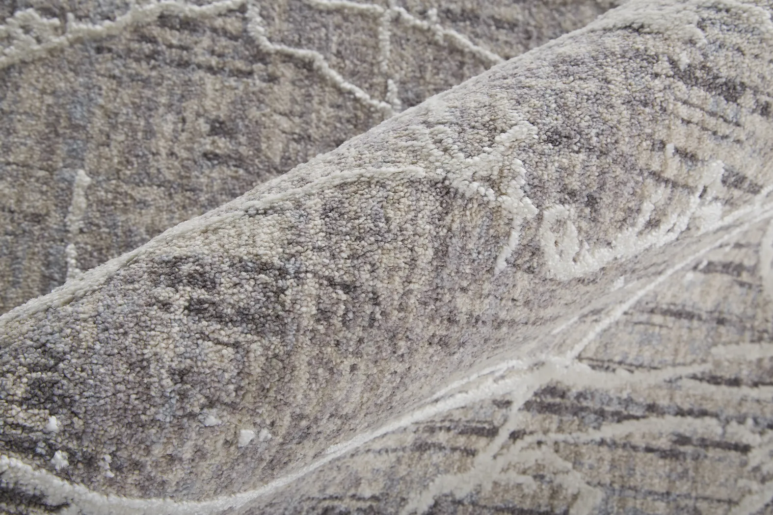 Tepise Taupe 6'7 x 9'4 Rug - Thumbnail - Image 4