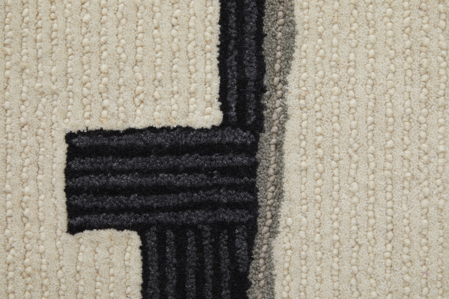 Thasea Ivory/Black 5' x 8' Rug - Thumbnail - Image 6