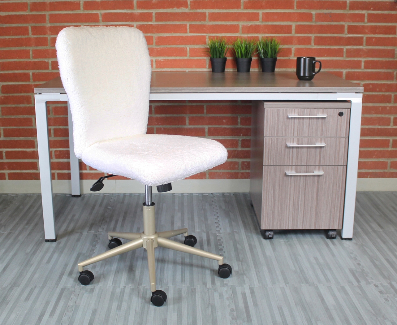 Thayne White Desk Chair - Thumbnail - Image 2