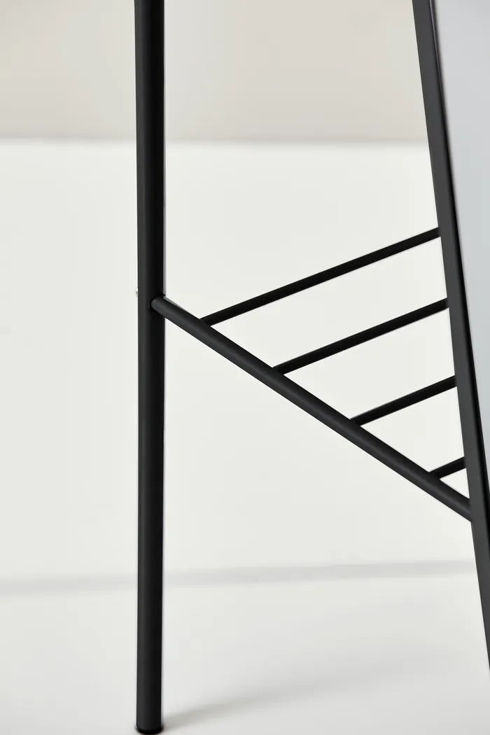 Toftree Black Leaner Mirror - Thumbnail - Image 5