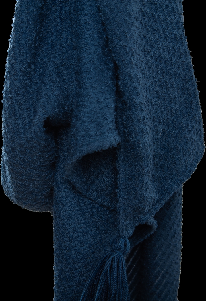 Tormi Navy Indoor/Outdoor Throw Blanket - Thumbnail - Image 4