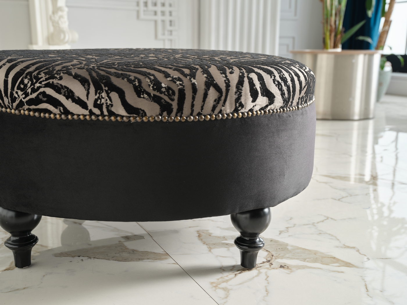 Tovito Black Accent Ottoman - Thumbnail - Image 4